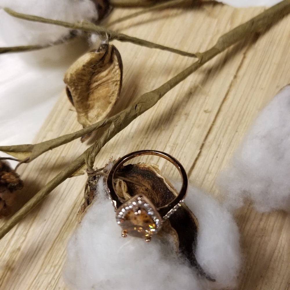 💍💍Breathtaking! Pear Shape Apricot/Clear CZ Ring in ROSE GOLD plating💍💍 - Picture 14 of 14